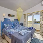 Вилла Casa Fatinha By *